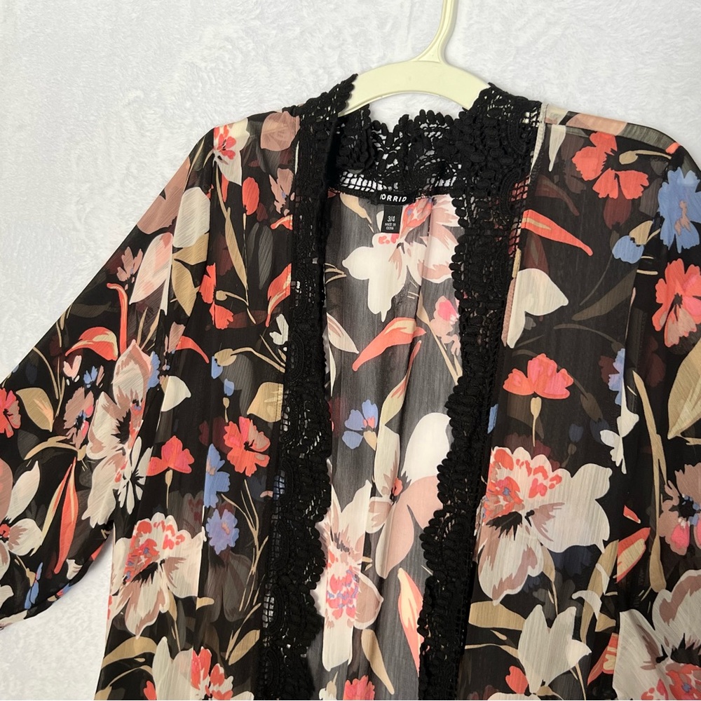 Torrid Black Sheer Floral Crochet Trim Long Kimono Top Cover-Up Robe Size 3/4 - Picture 3 of 11